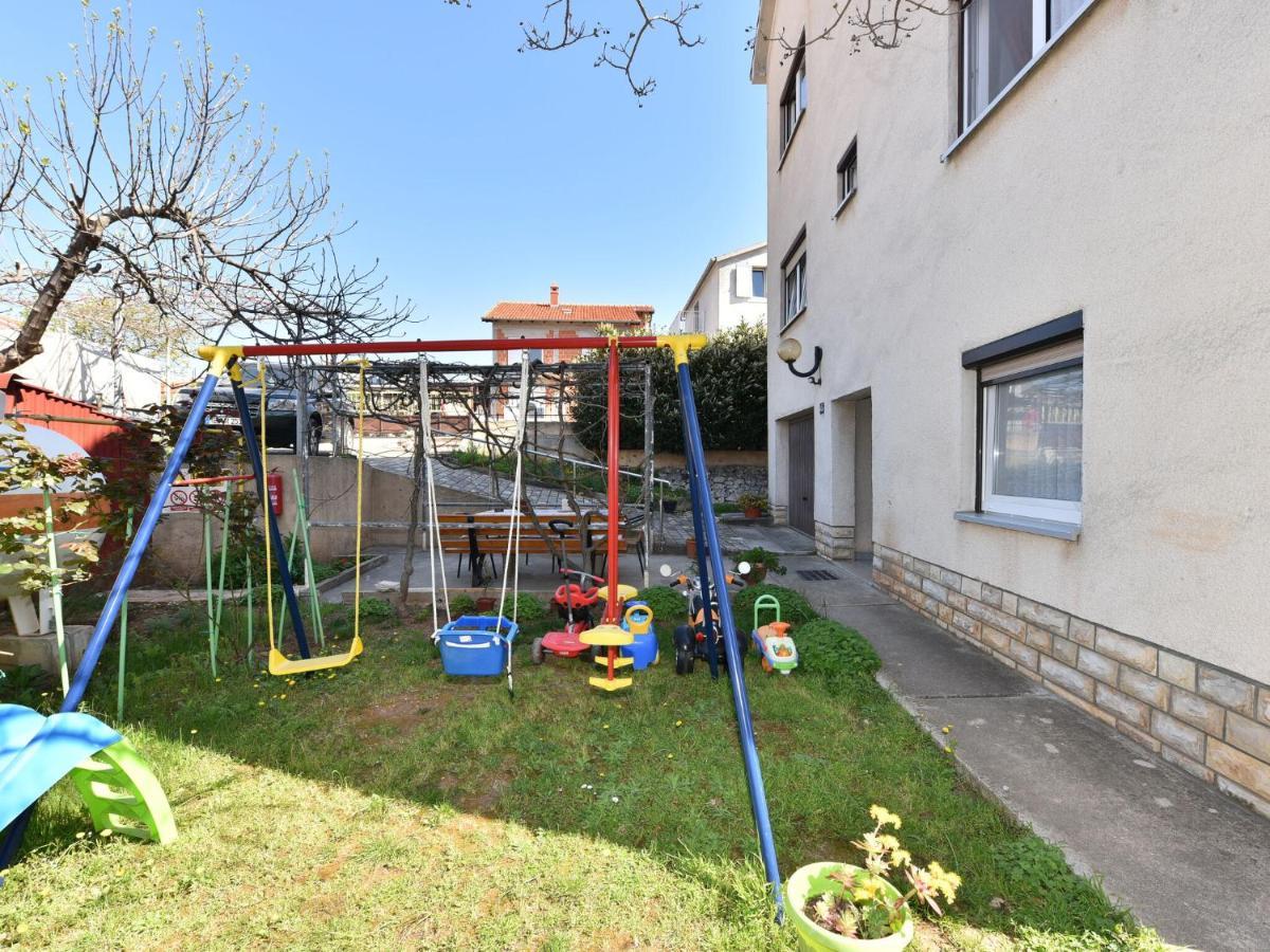 Cosy Holiday Home In Zadar With Garden Экстерьер фото