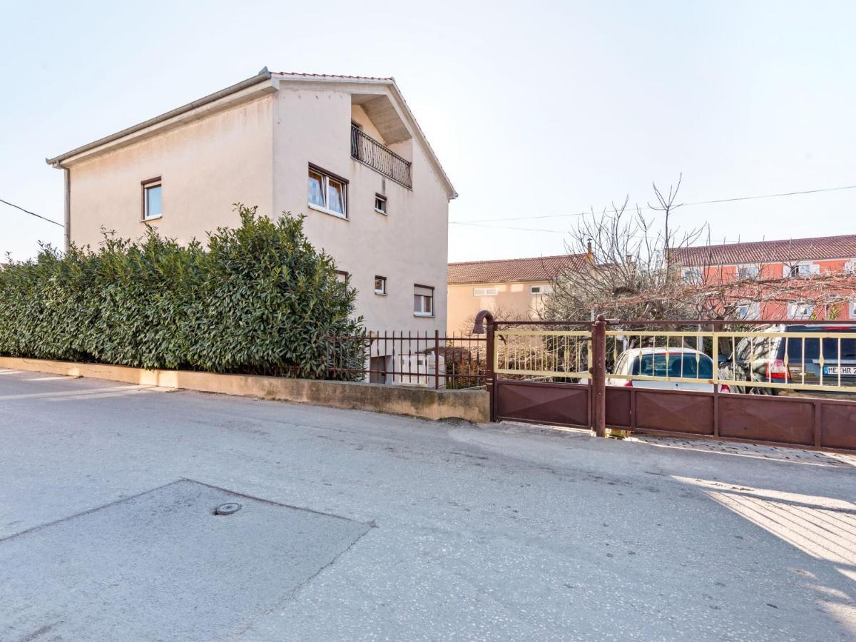 Cosy Holiday Home In Zadar With Garden Экстерьер фото