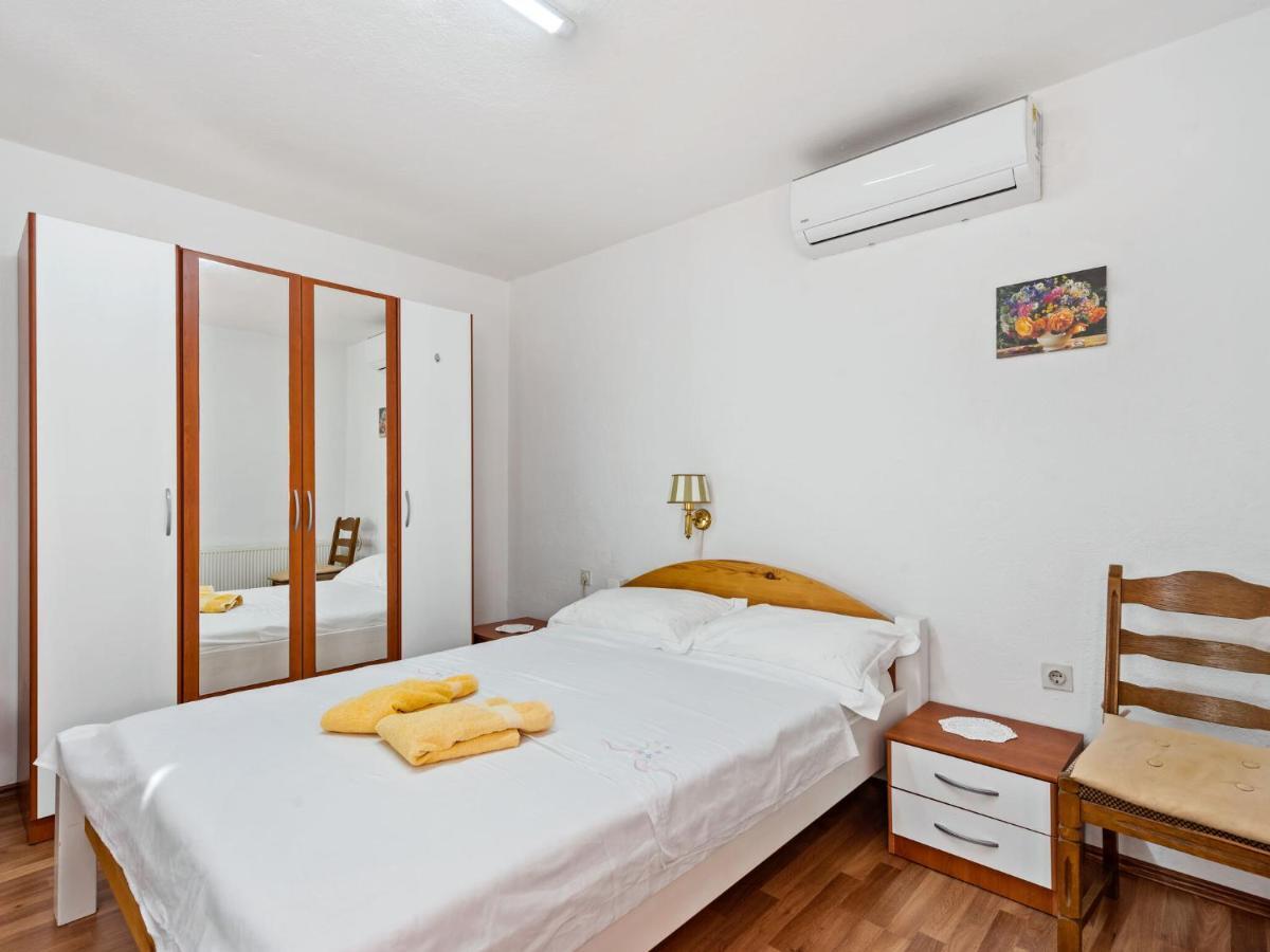 Cosy Holiday Home In Zadar With Garden Экстерьер фото