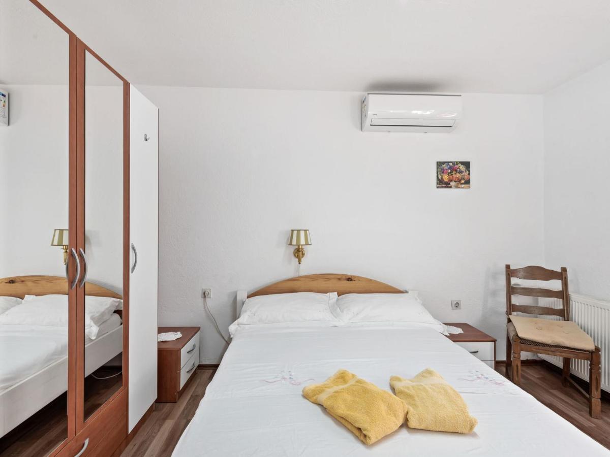 Cosy Holiday Home In Zadar With Garden Экстерьер фото