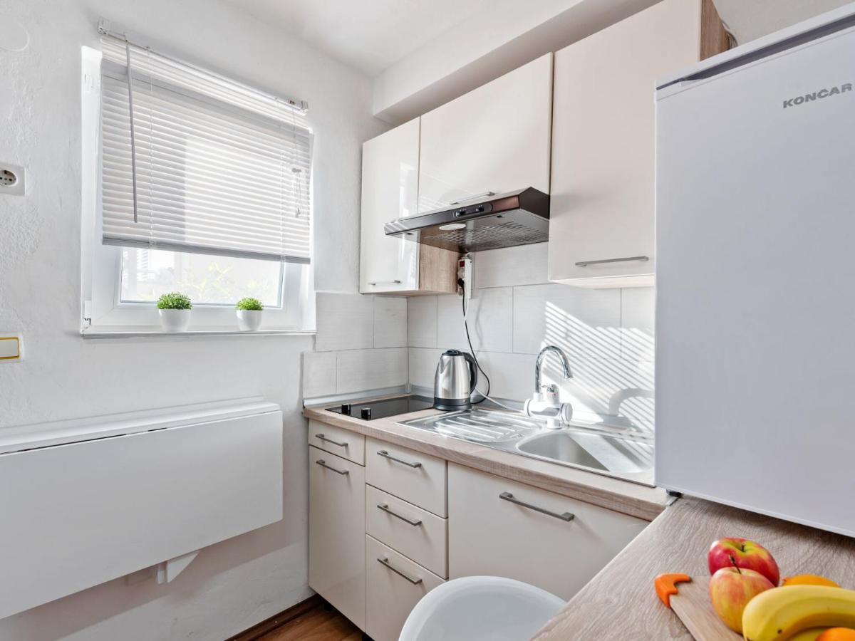 Cosy Holiday Home In Zadar With Garden Экстерьер фото