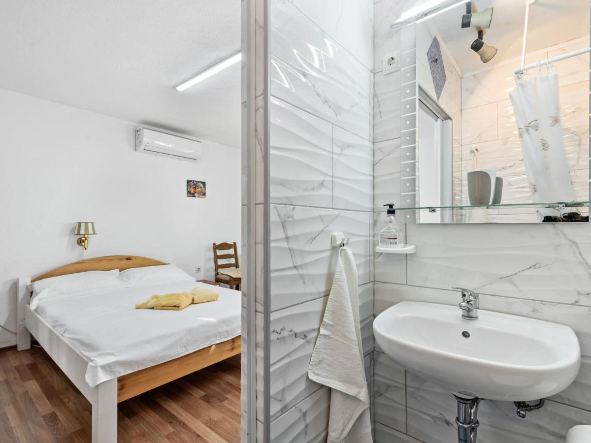 Cosy Holiday Home In Zadar With Garden Экстерьер фото