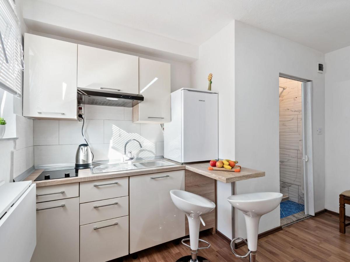 Cosy Holiday Home In Zadar With Garden Экстерьер фото
